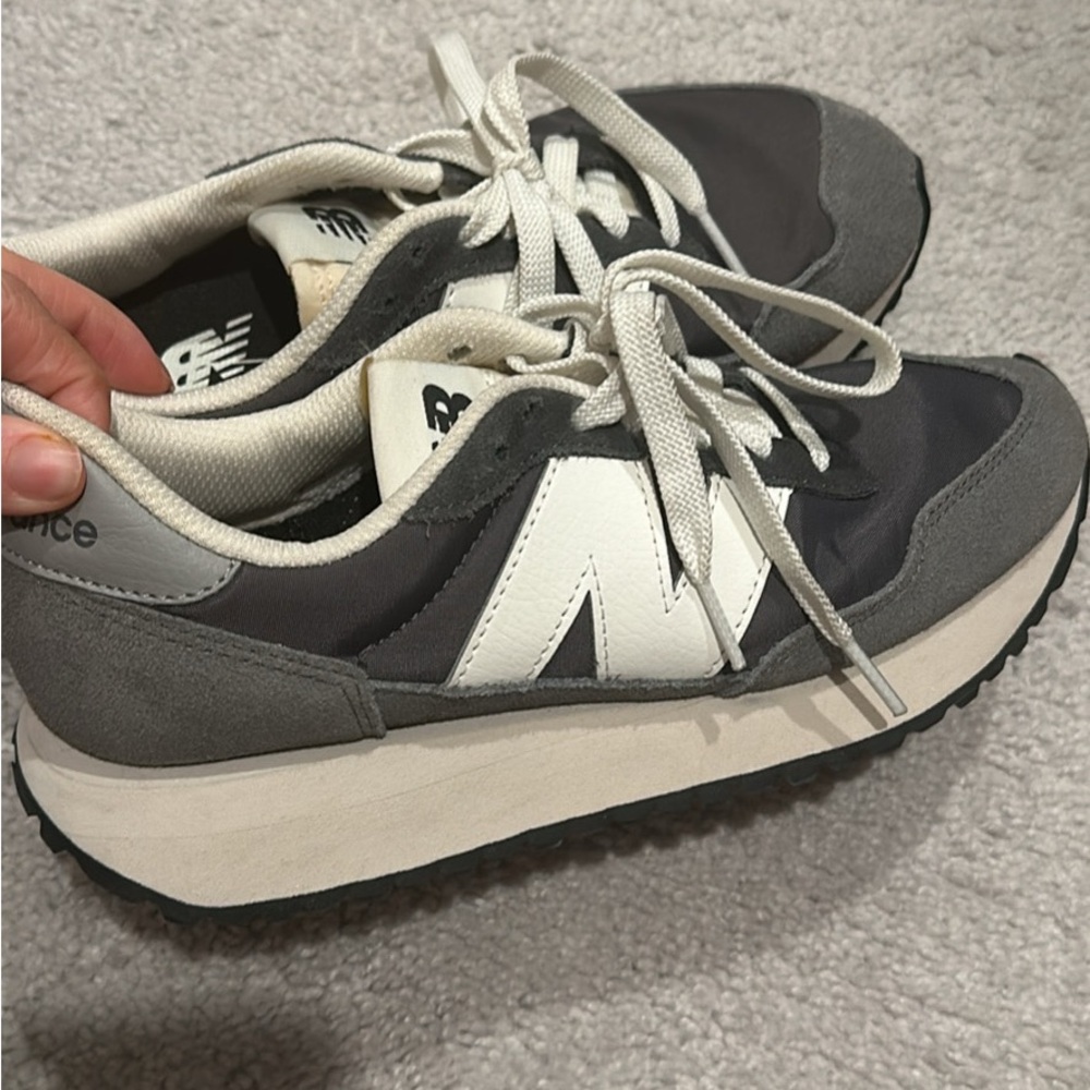 New Balance Women's Grey Sneakers